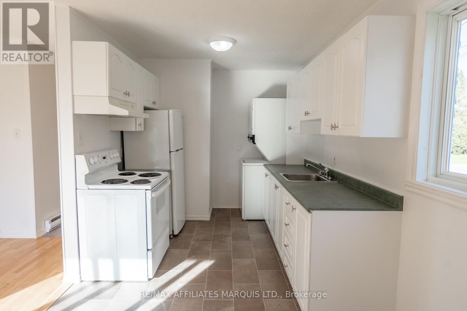 5 - 120 Military Road N