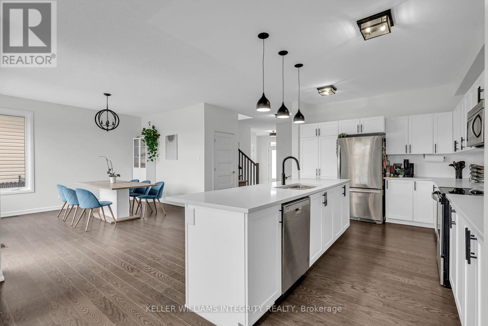 176 Onyx Crescent