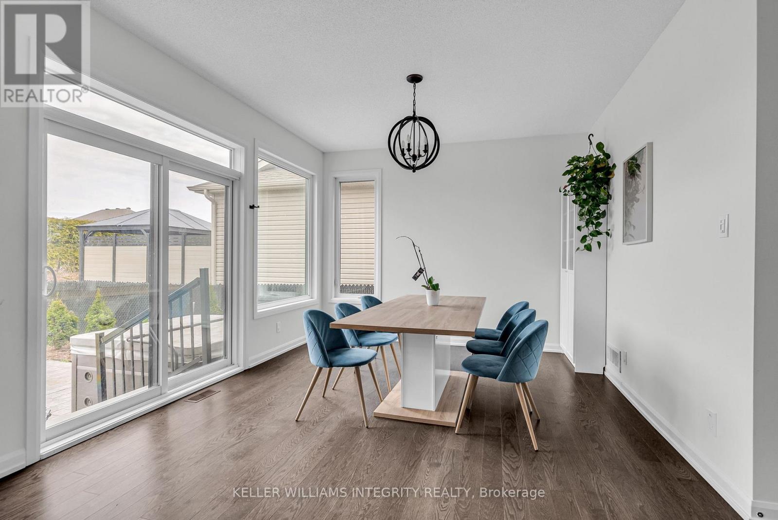 176 Onyx Crescent