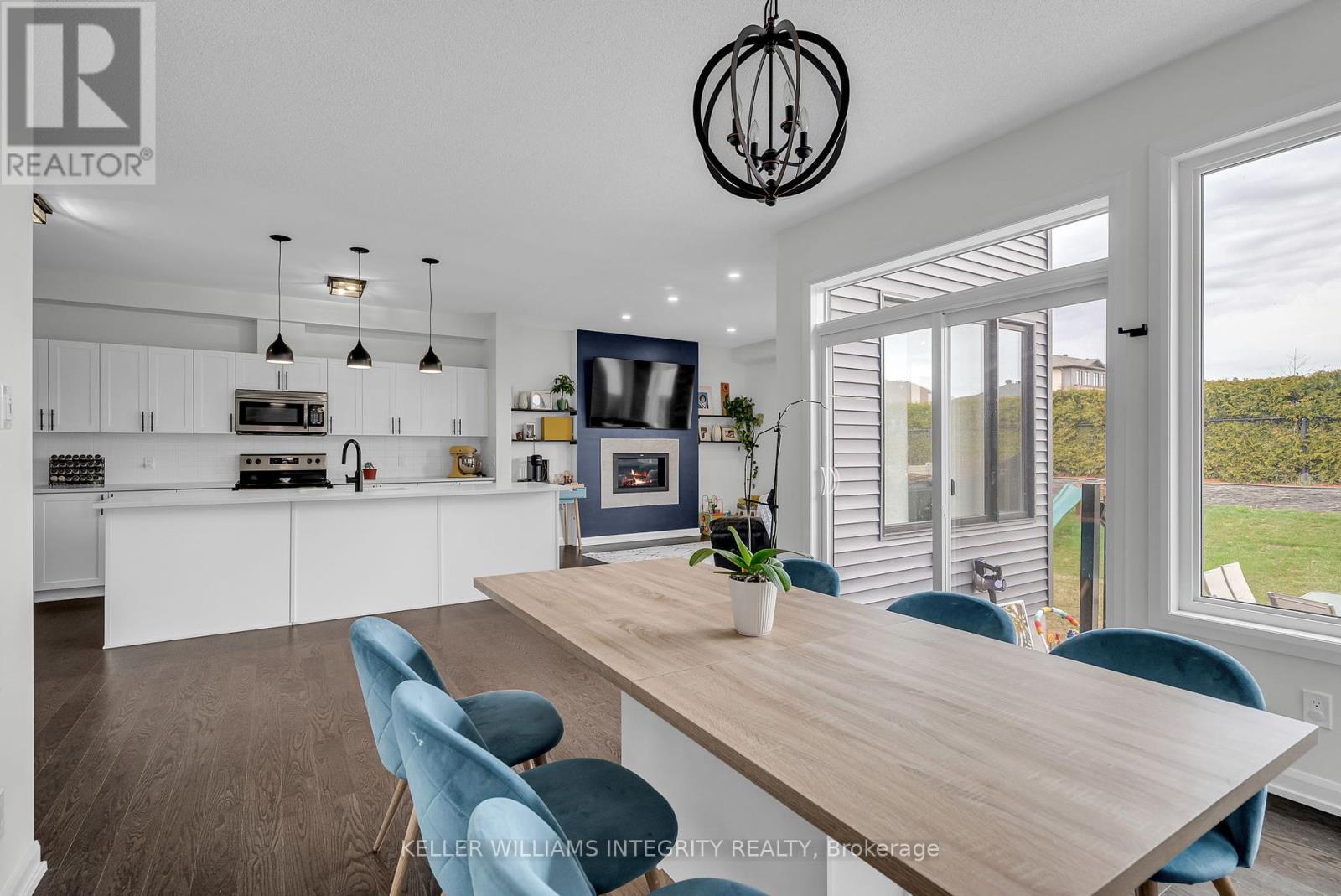 176 Onyx Crescent