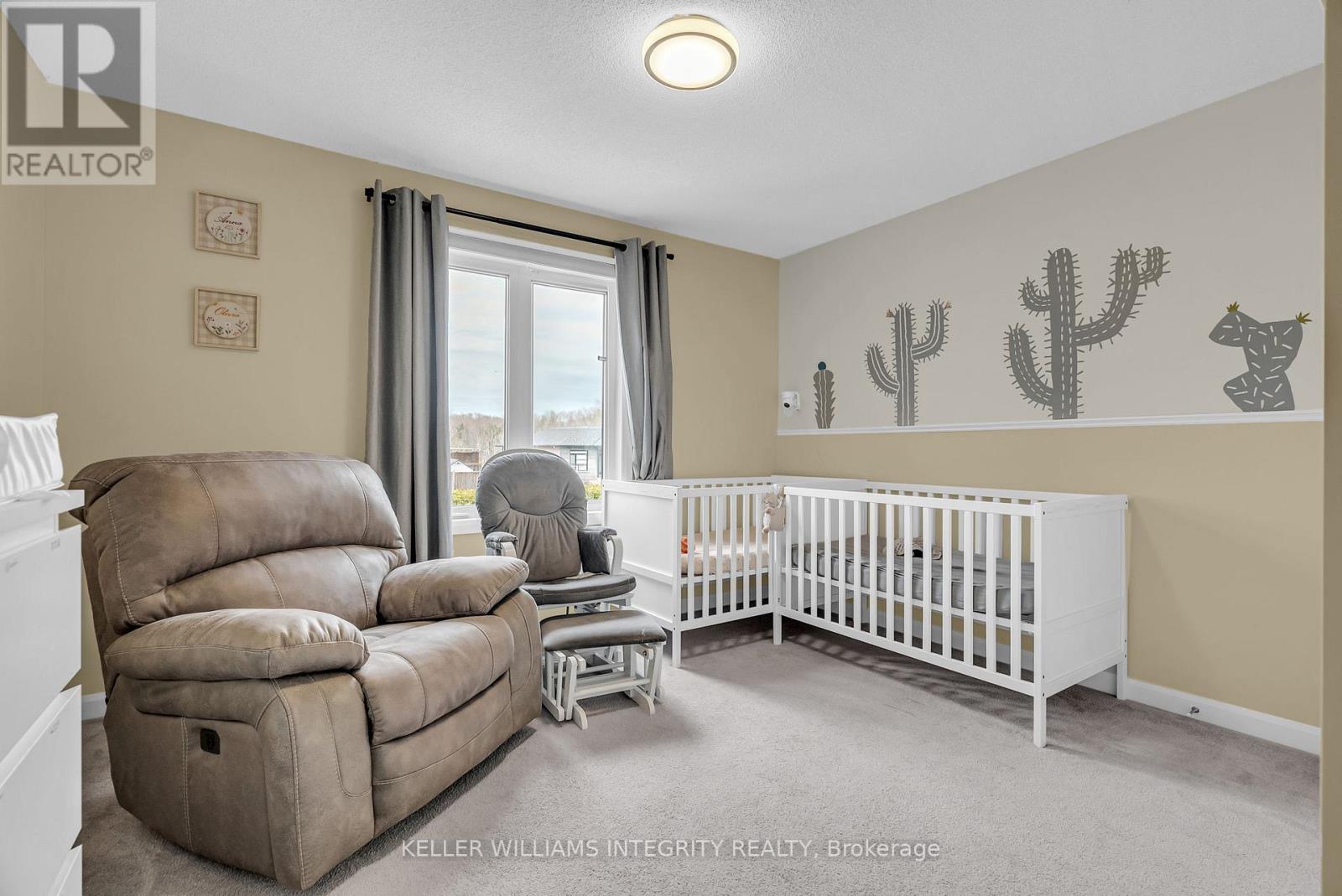176 Onyx Crescent