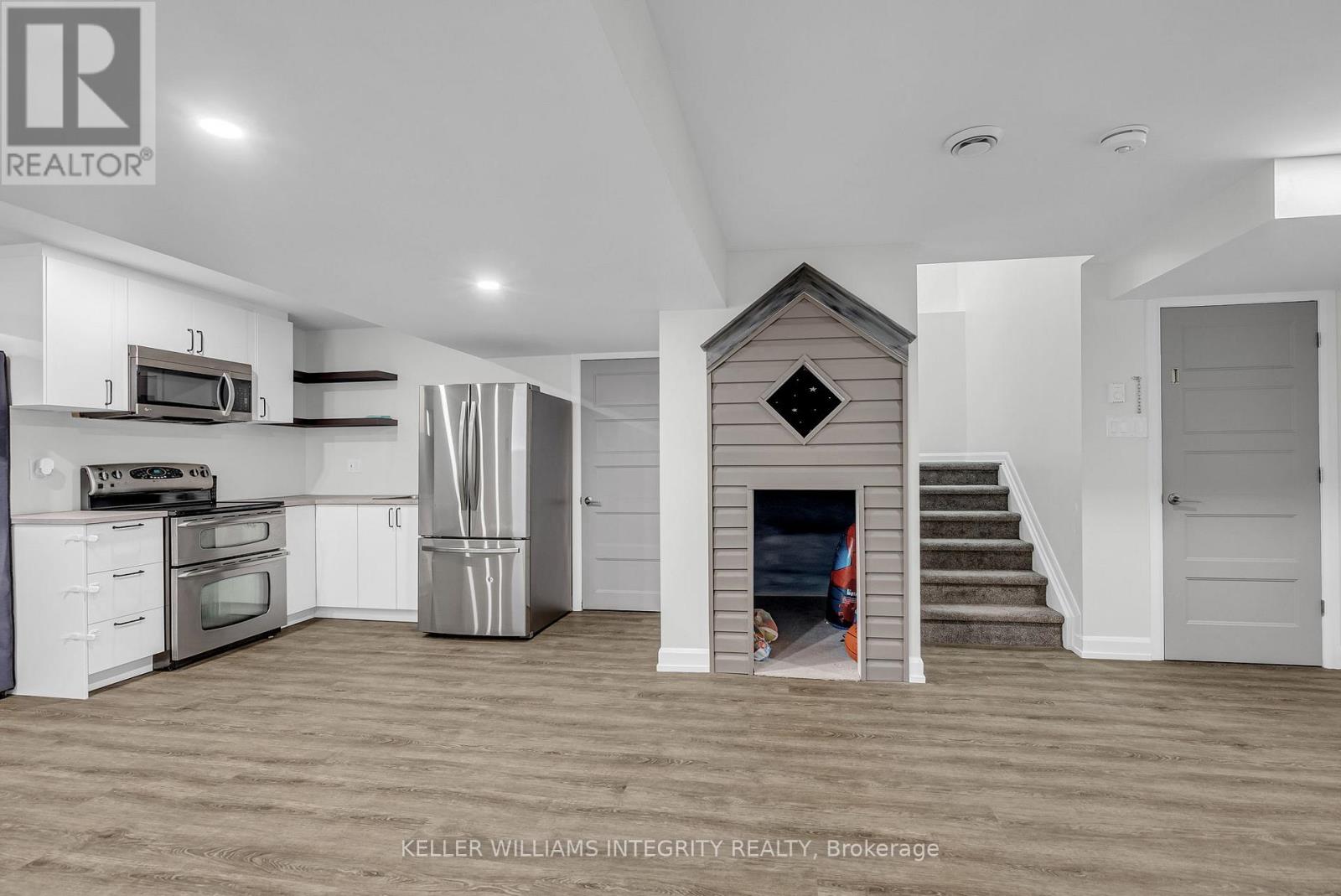 176 Onyx Crescent