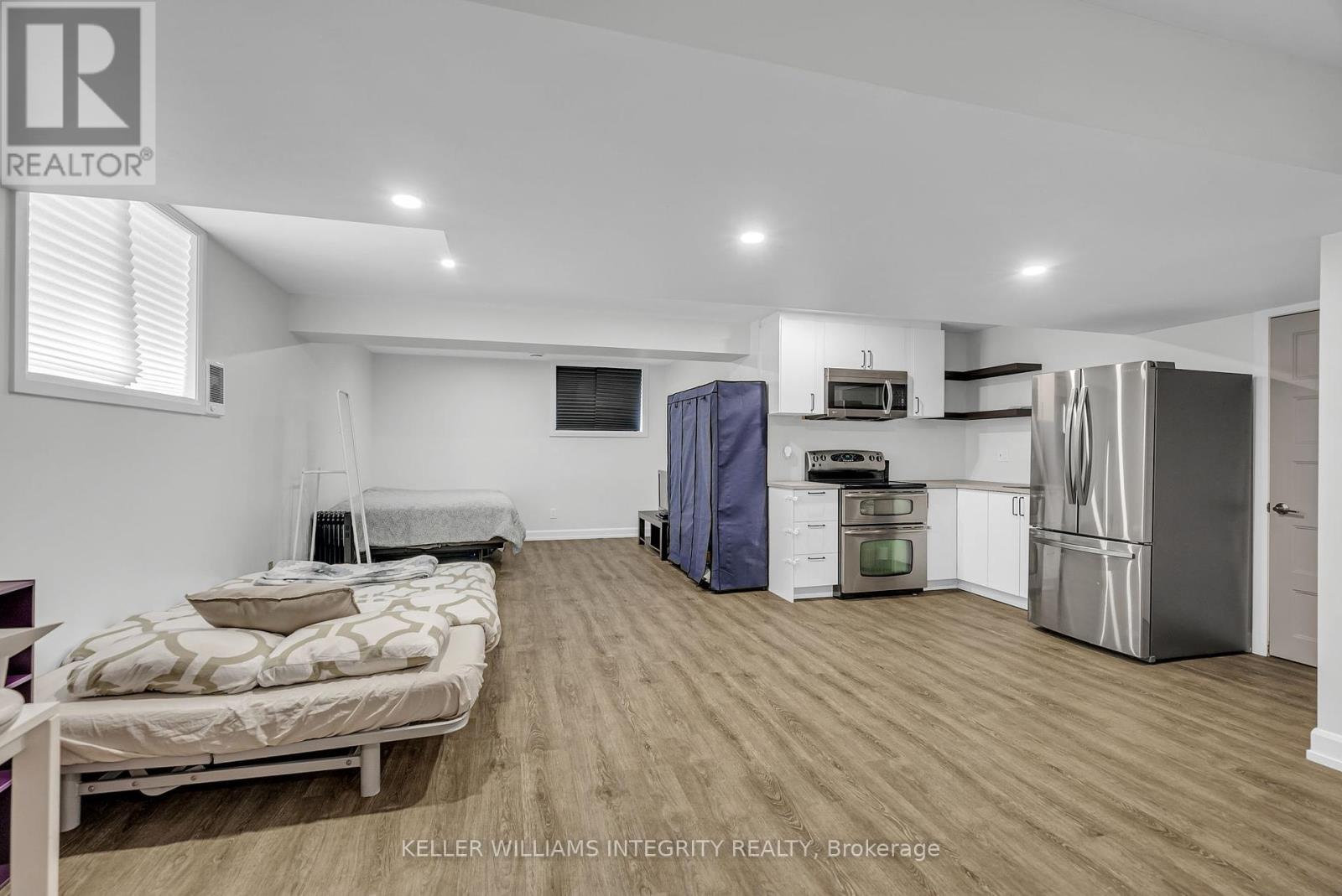 176 Onyx Crescent
