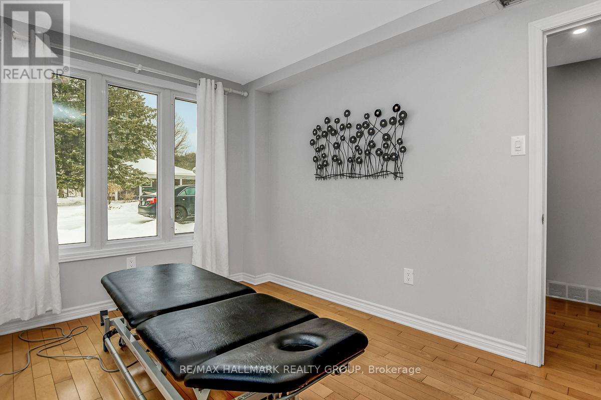 2527 Old Montreal Road