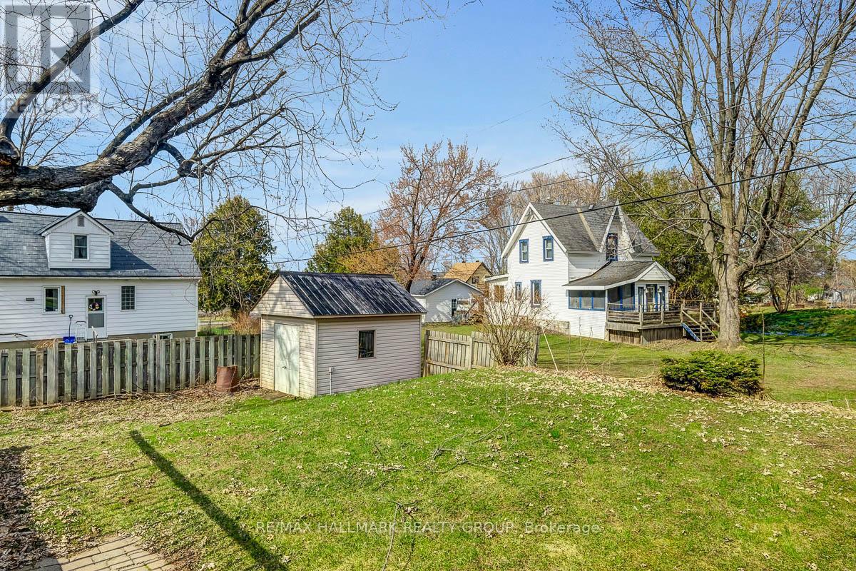 2527 Old Montreal Road