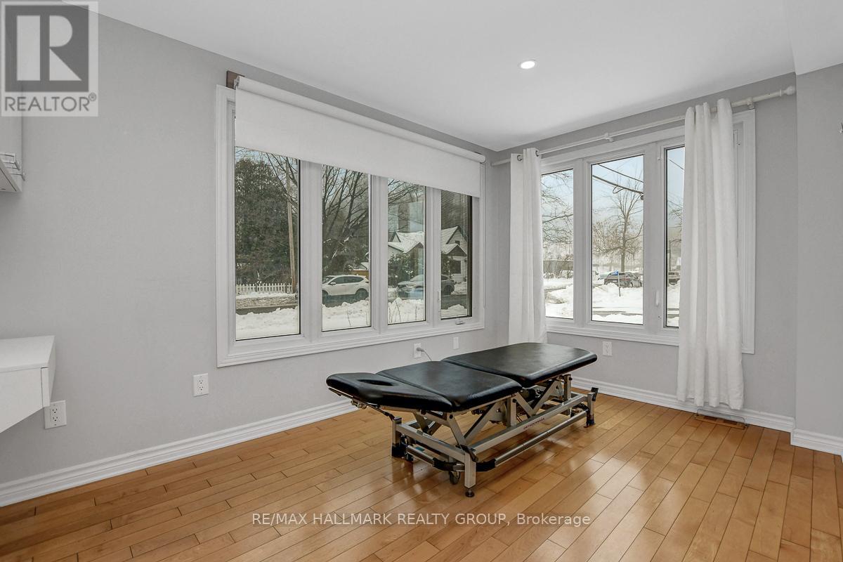 2527 Old Montreal Road