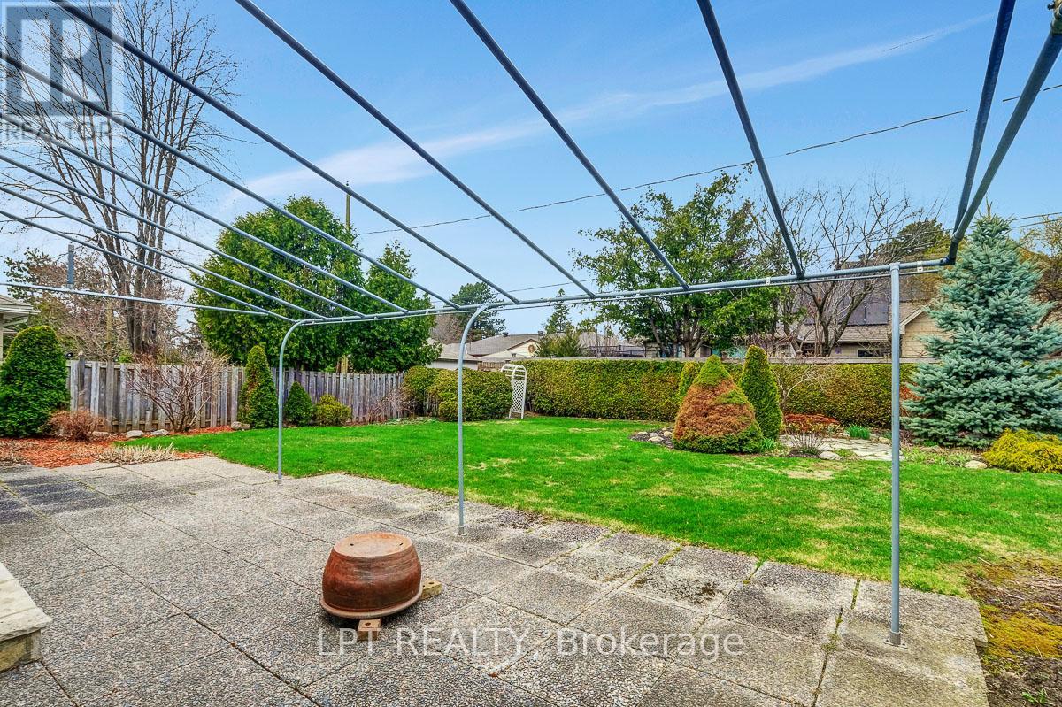 169 Roger Road