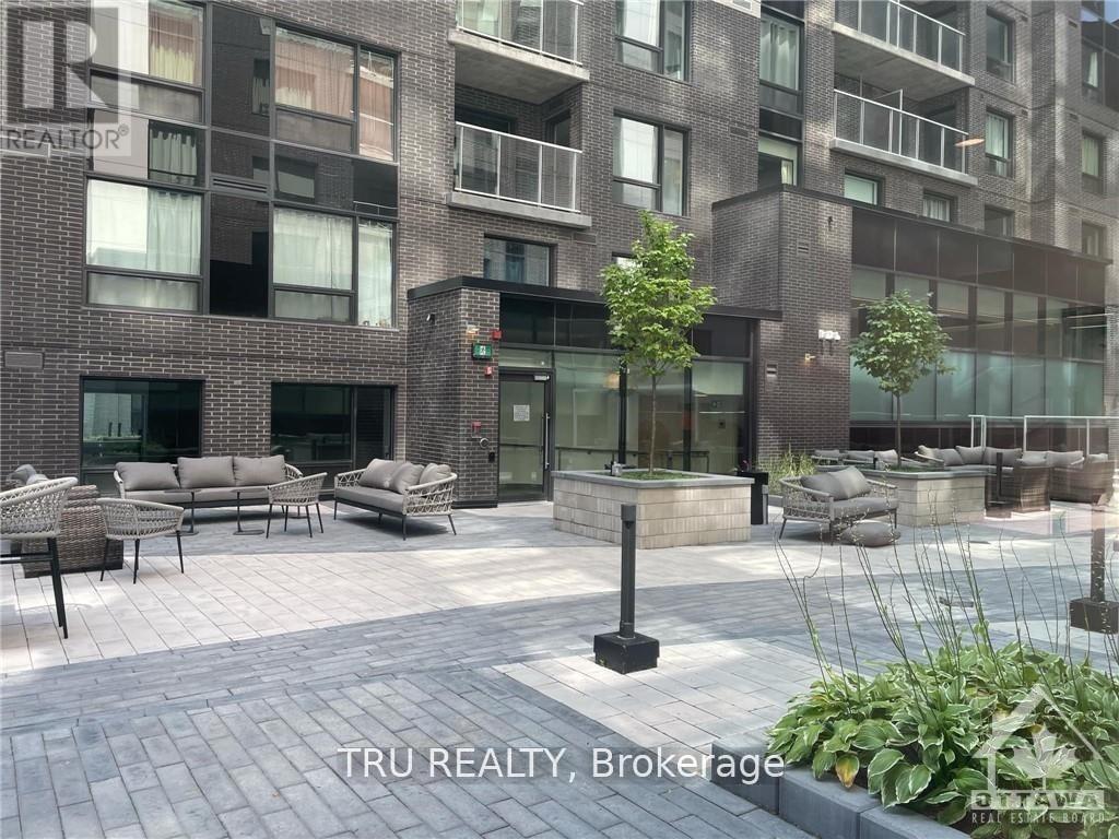 1408 - 340 Queen Street