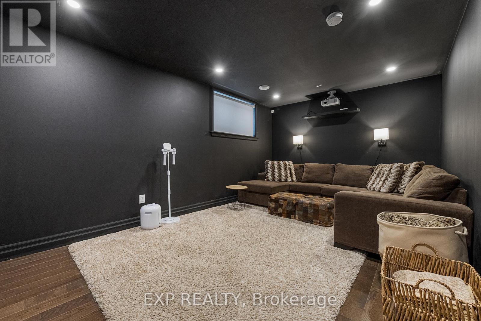 204 Avro Circle