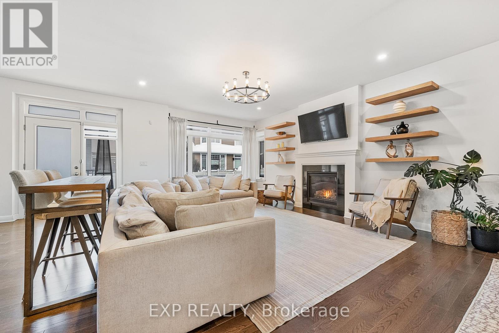 204 Avro Circle