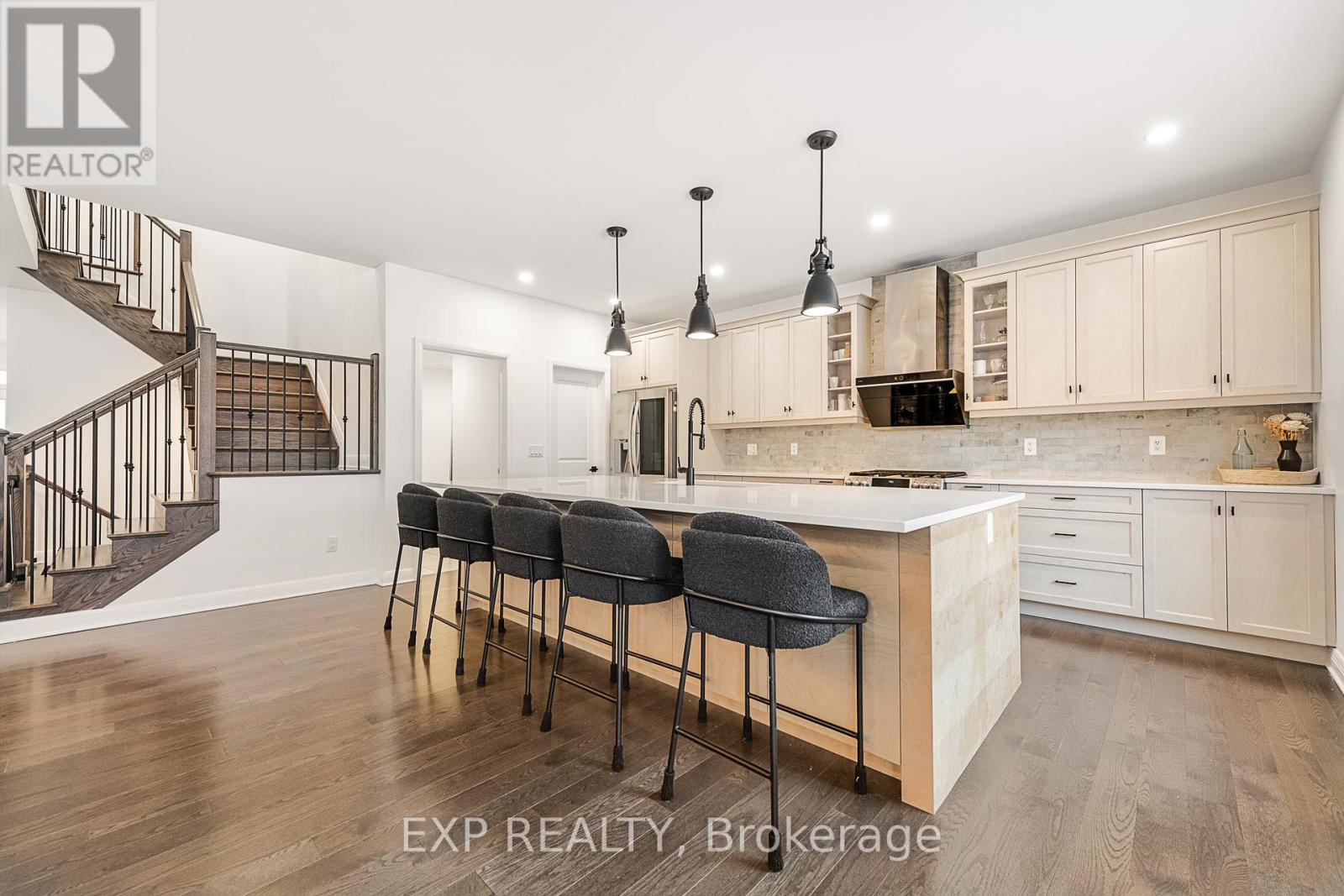 204 Avro Circle