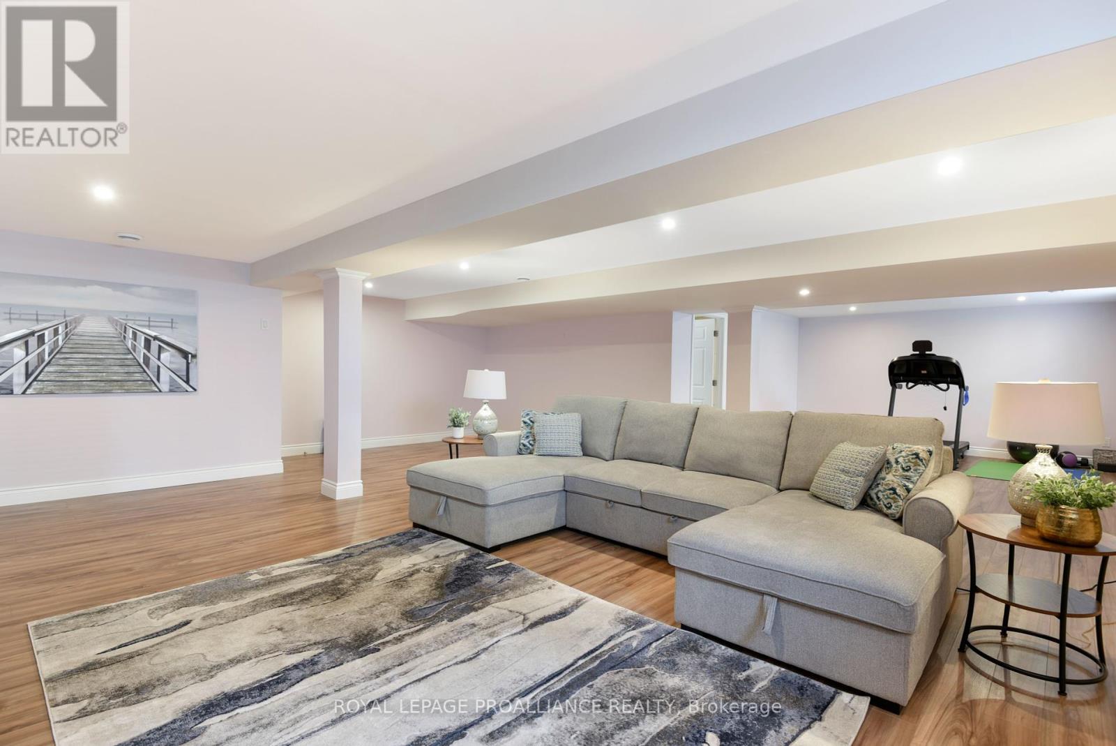 1047 Fitzsimmons Drive