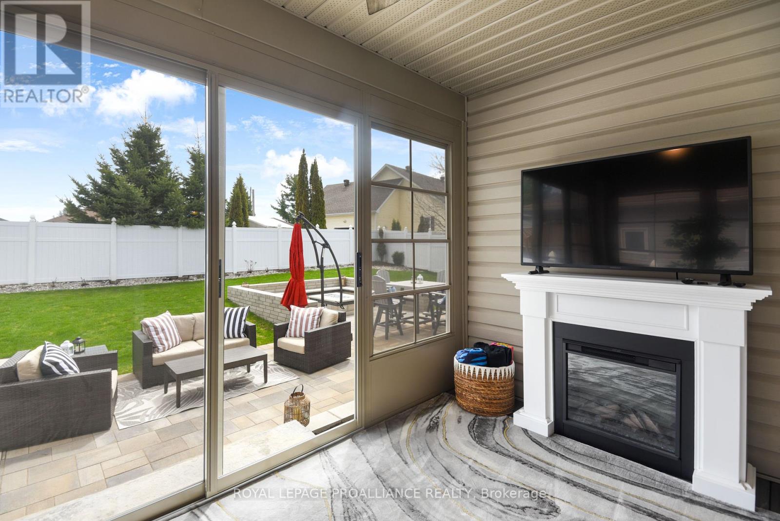 1047 Fitzsimmons Drive