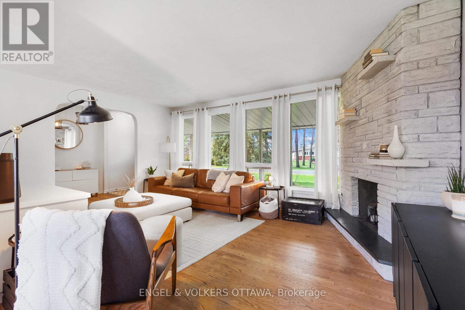 8 Pineglen Crescent