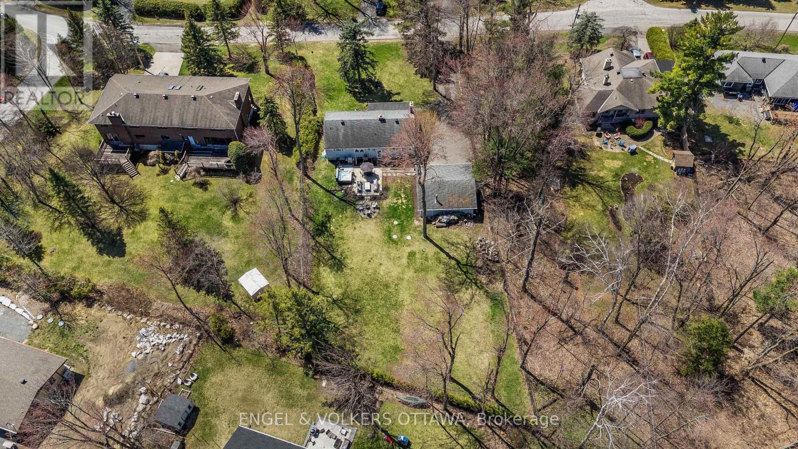 8 Pineglen Crescent