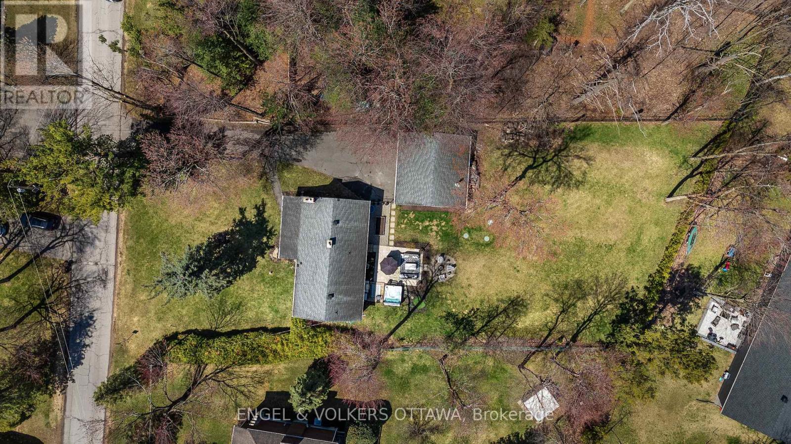 8 Pineglen Crescent