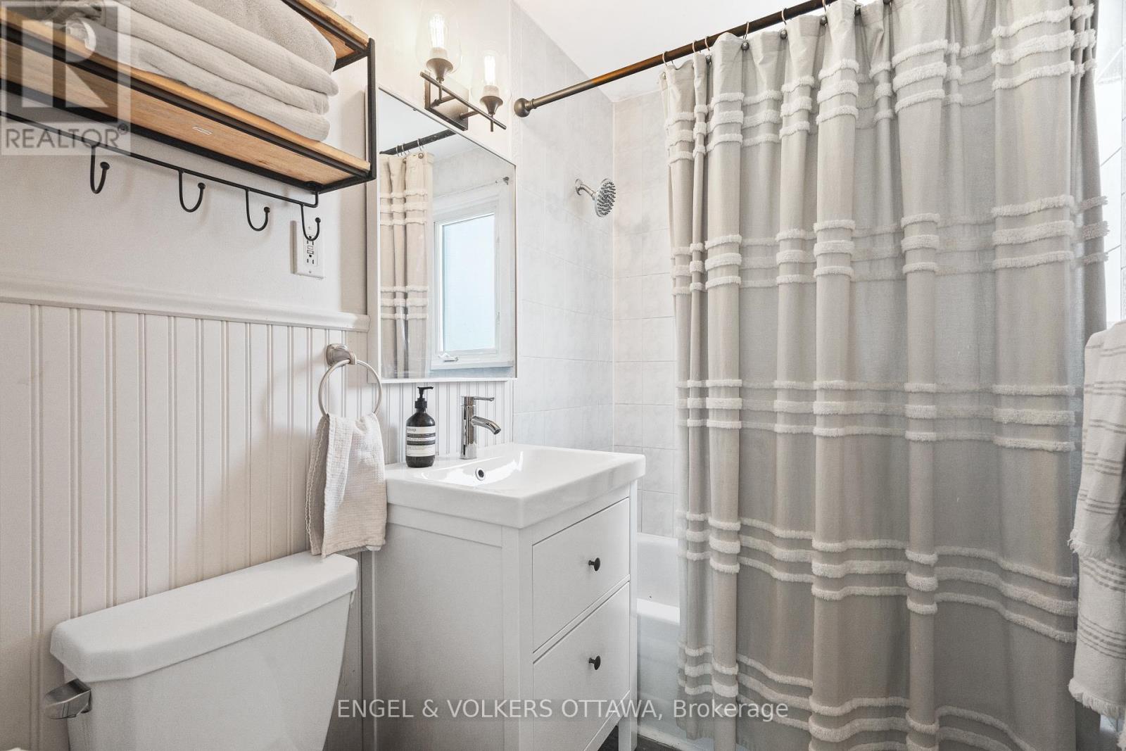 8 Pineglen Crescent
