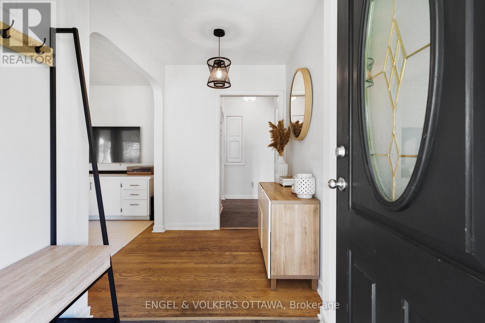 8 Pineglen Crescent