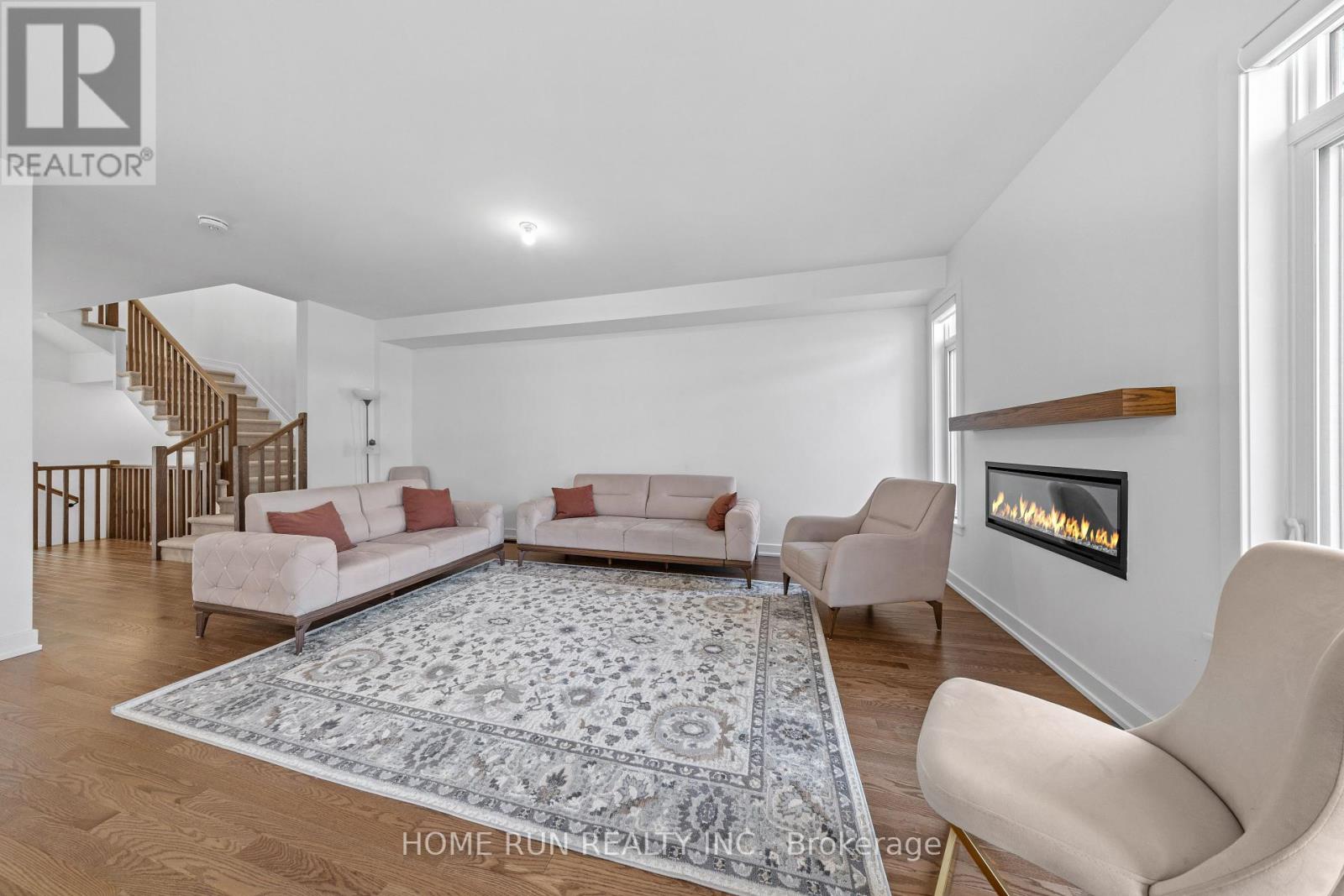 909 Beckton Heights