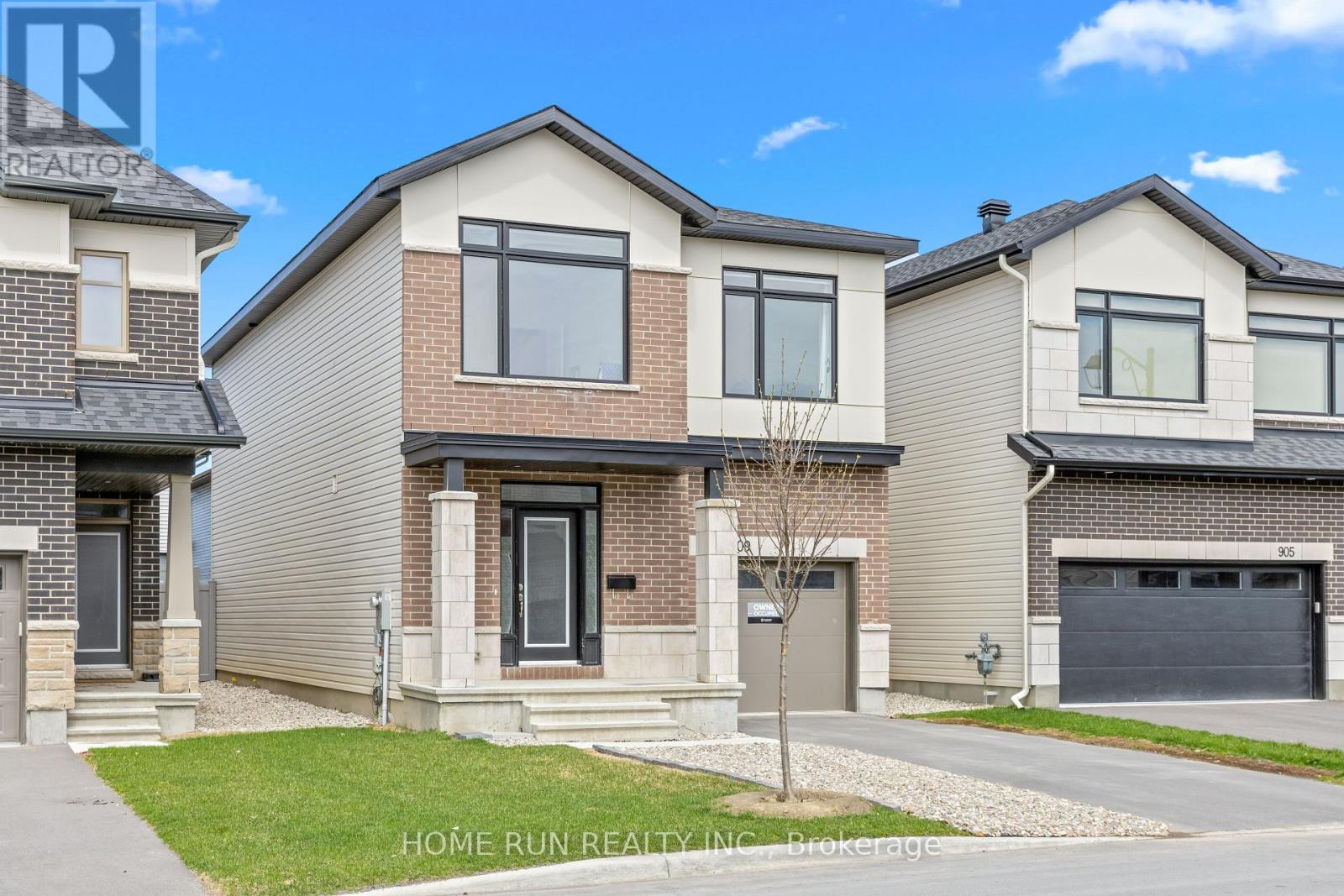 909 Beckton Heights
