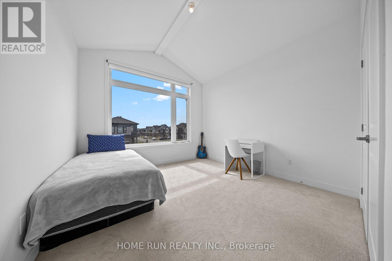 909 Beckton Heights