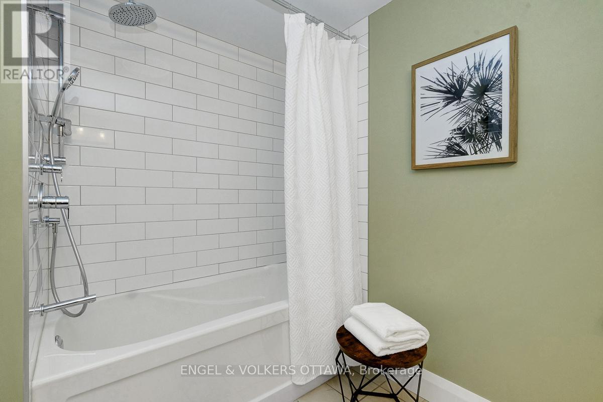 105a - 62 Donald Street