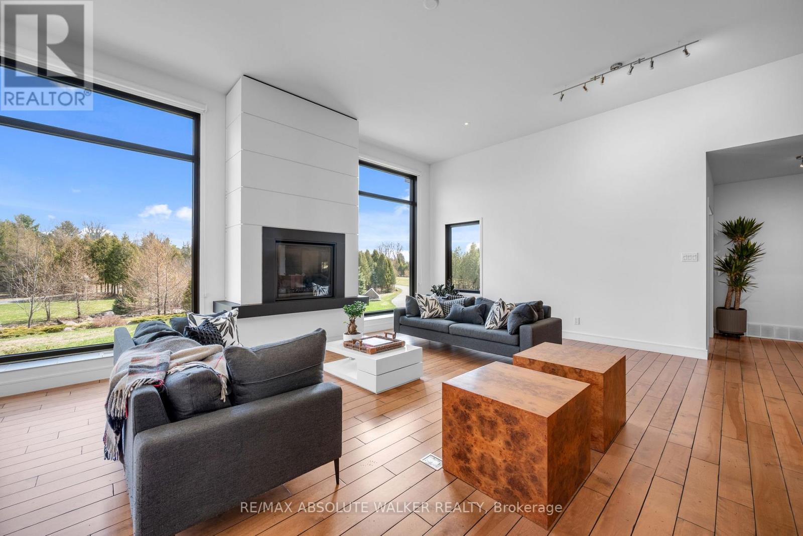 19421 Kenyon Concession 1 Road