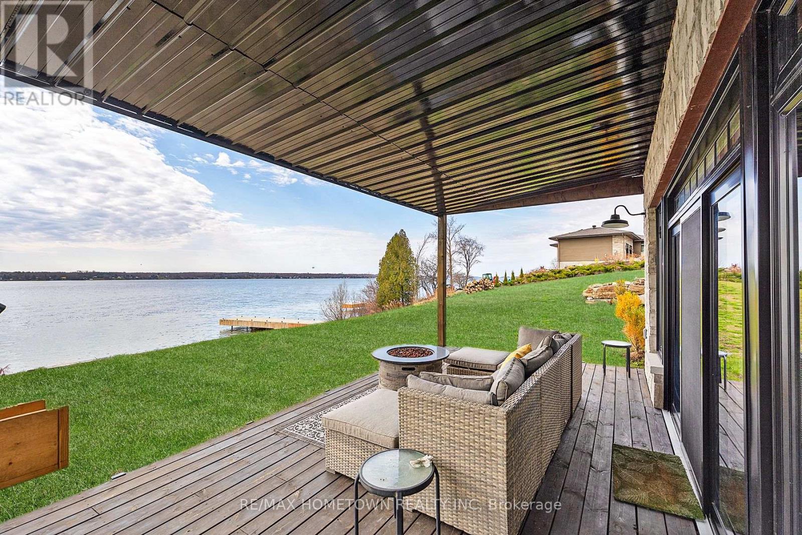 5 Shoreside Way