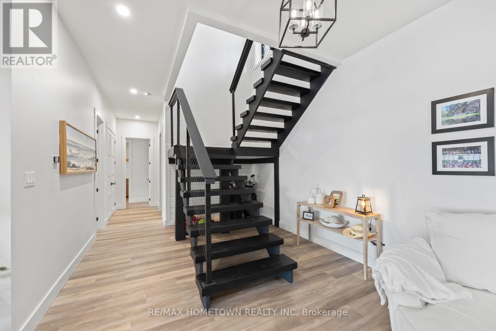 5 Shoreside Way