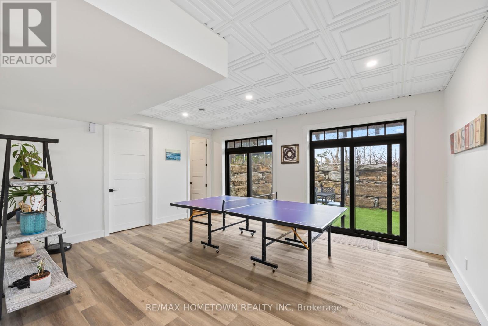 5 Shoreside Way