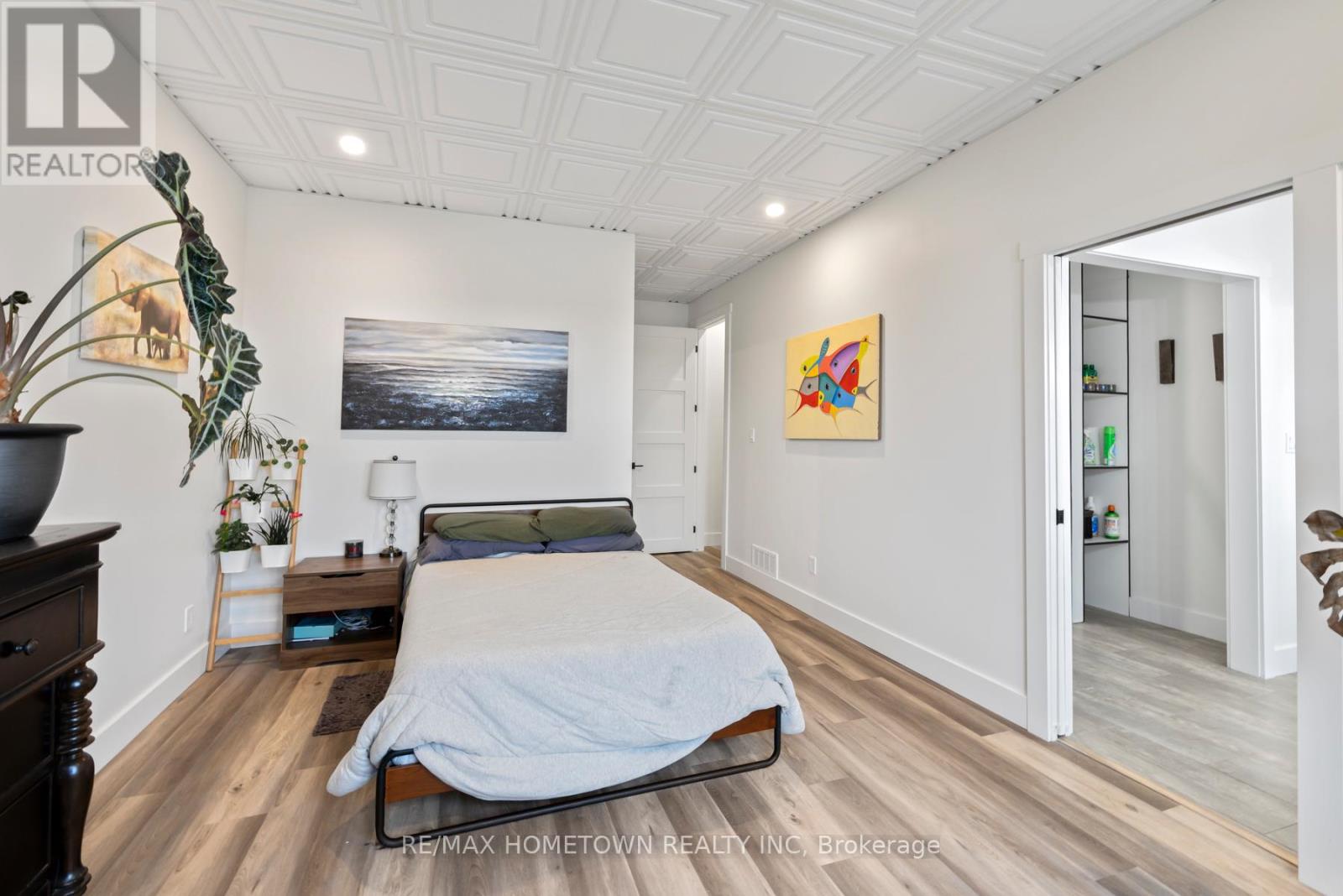 5 Shoreside Way