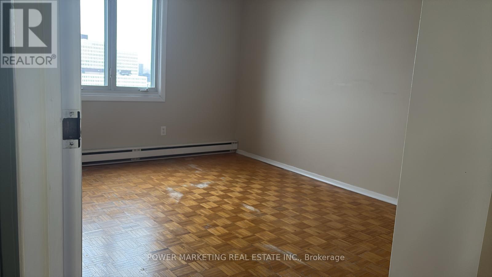 1604 - 158b Mcarthur Avenue