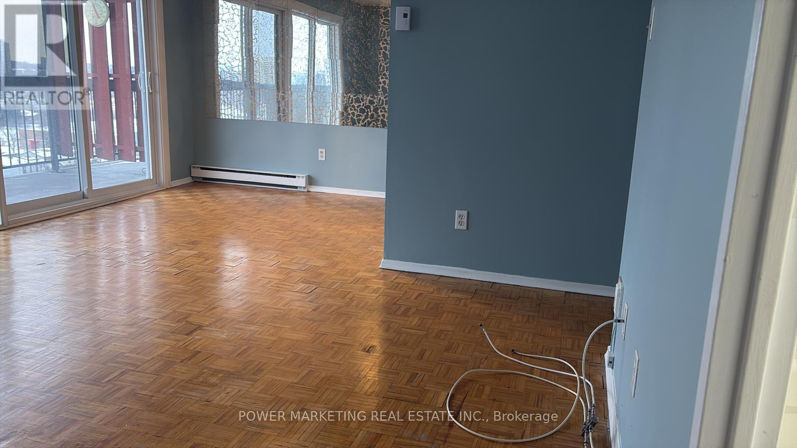 1604 - 158b Mcarthur Avenue
