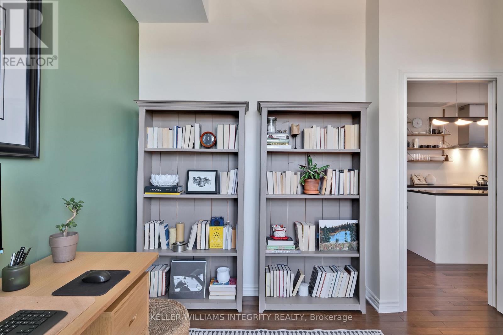 507 - 429 Kent Street W