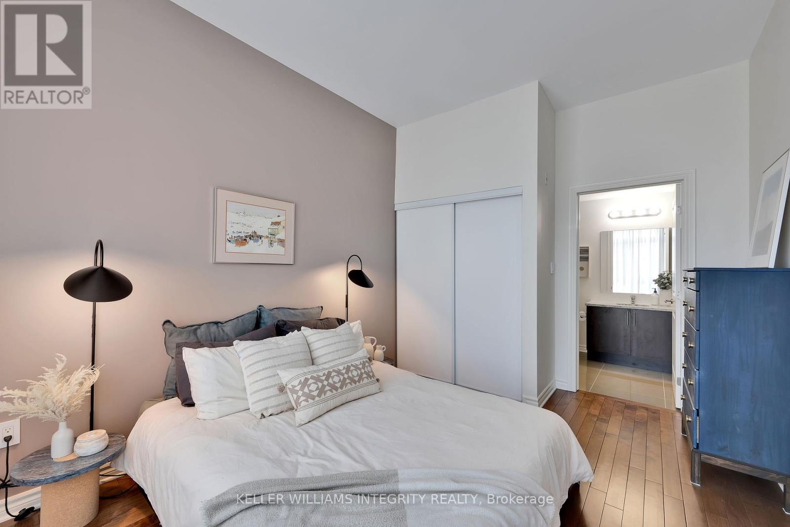 507 - 429 Kent Street W