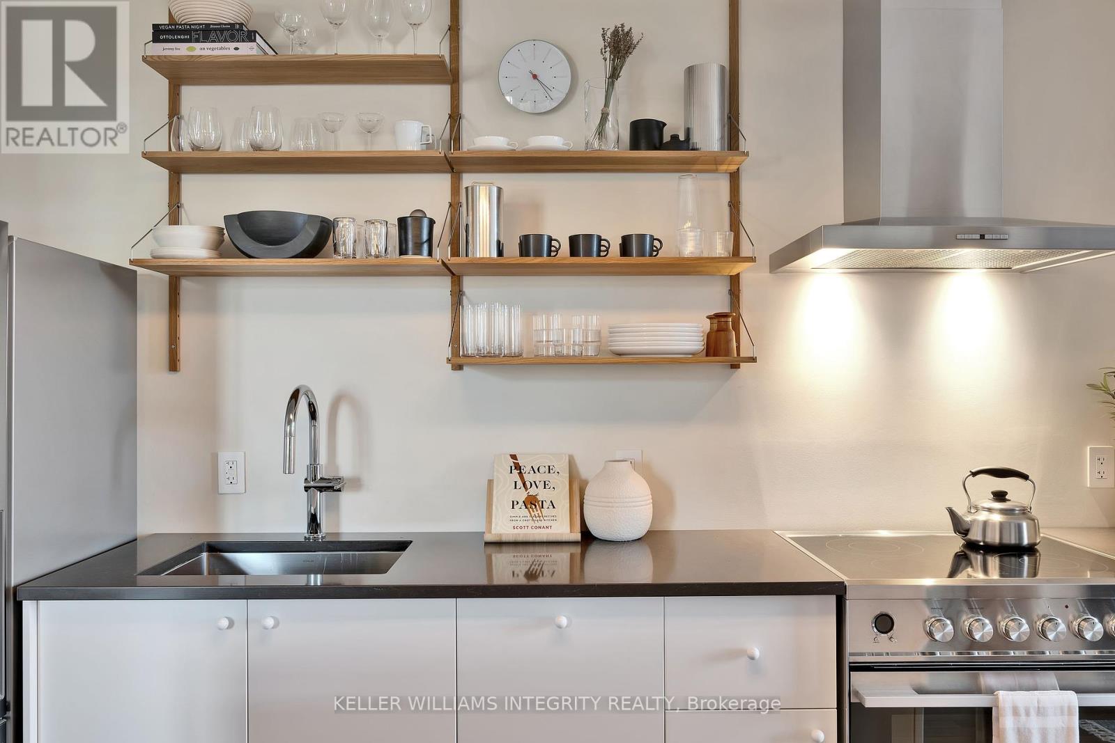 507 - 429 Kent Street W