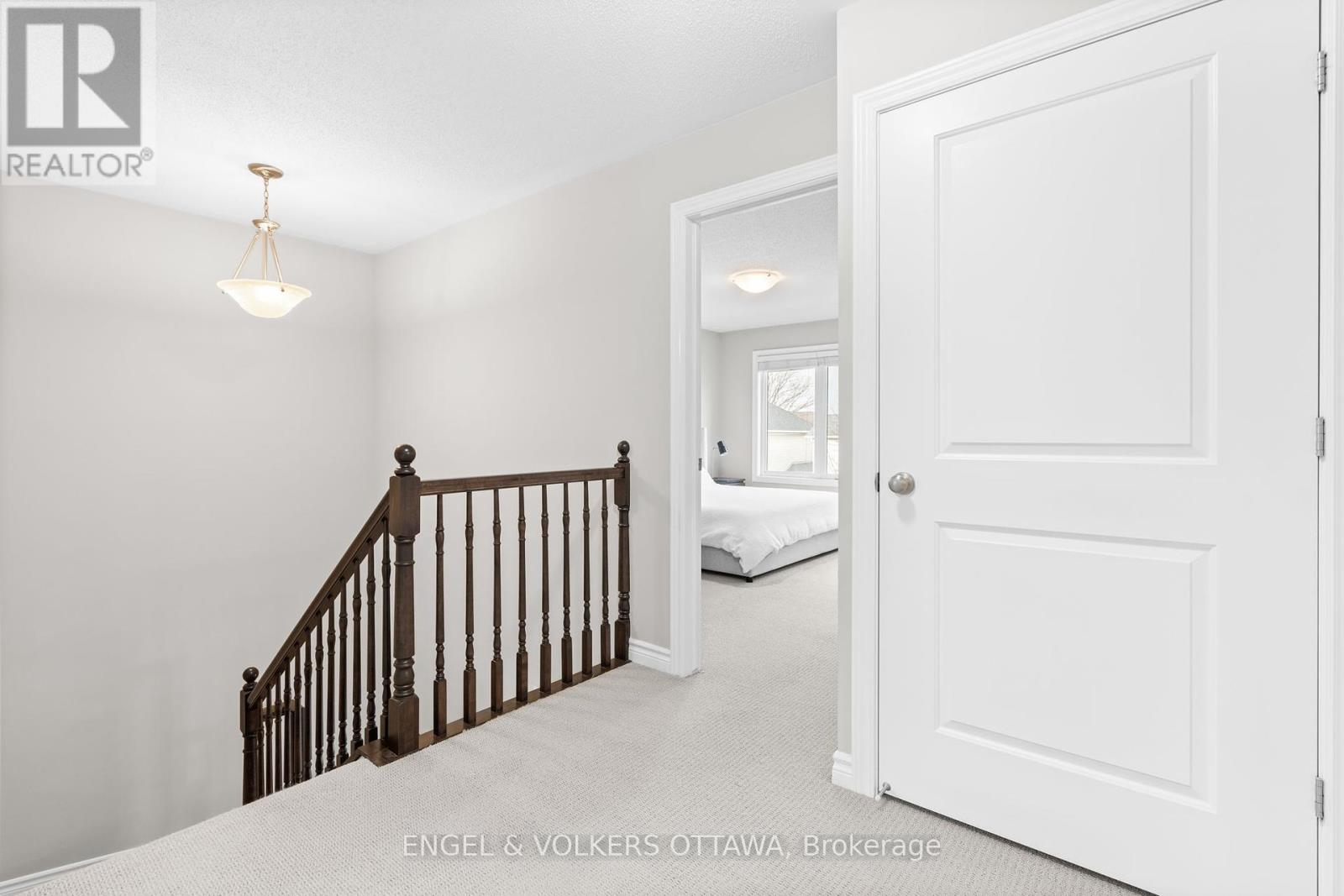 3499 Woodroffe Avenue