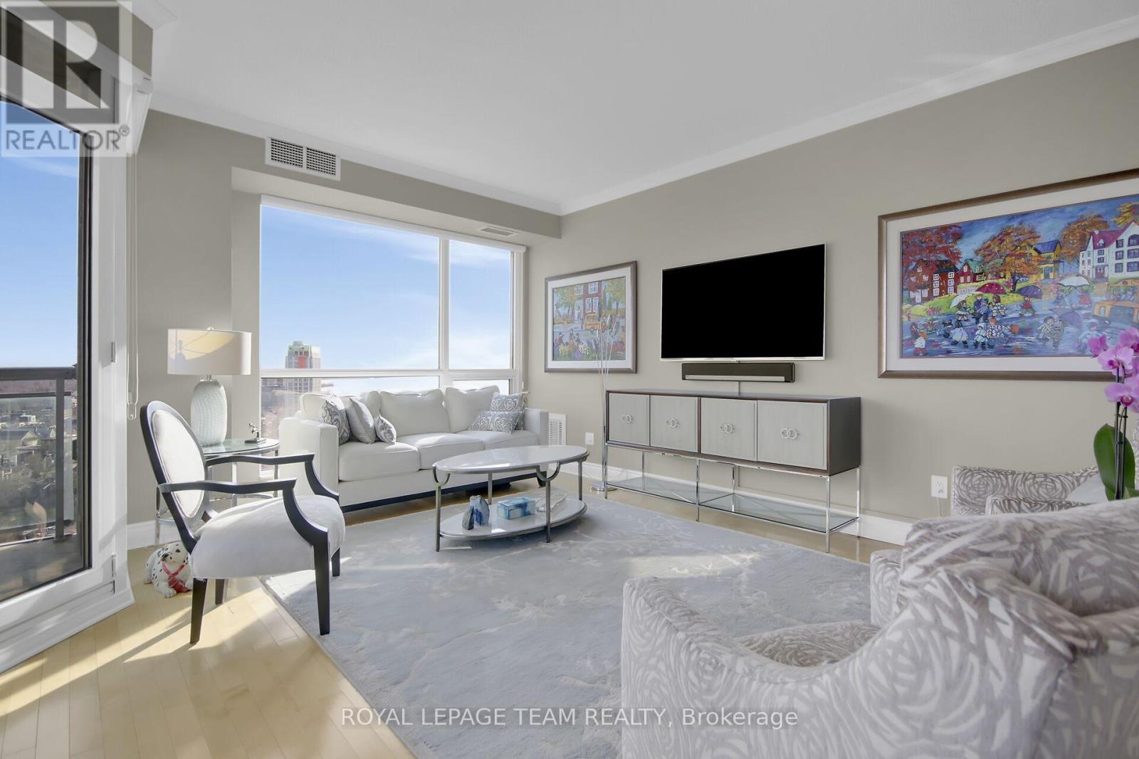 2401 - 38 Metropole Private