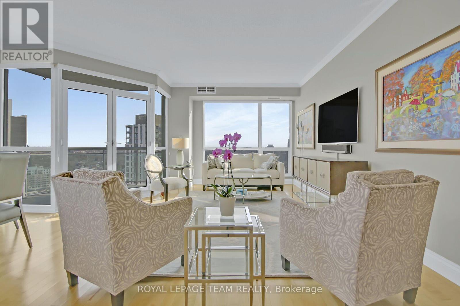 2401 - 38 Metropole Private