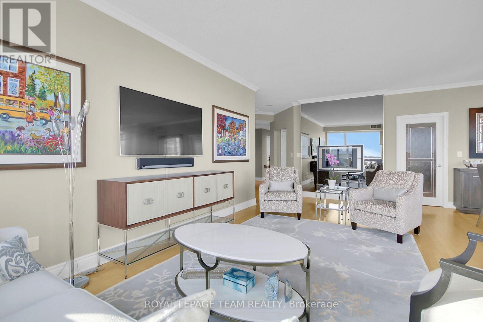 2401 - 38 Metropole Private