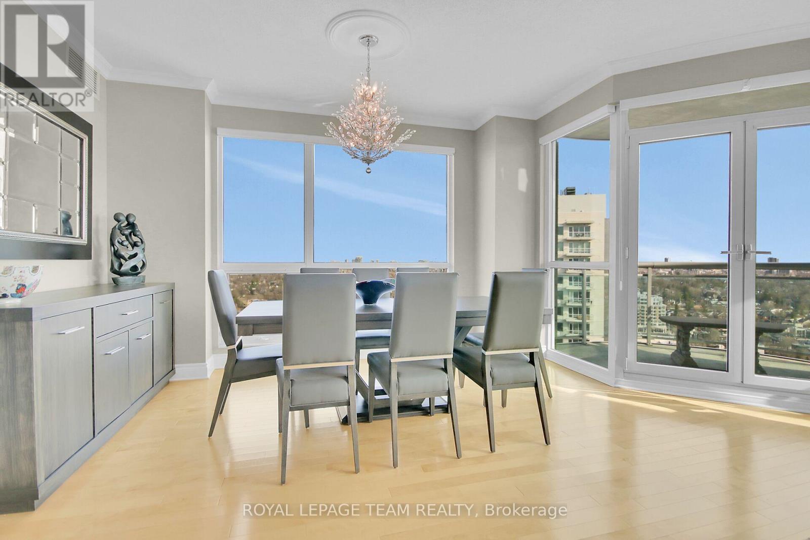 2401 - 38 Metropole Private