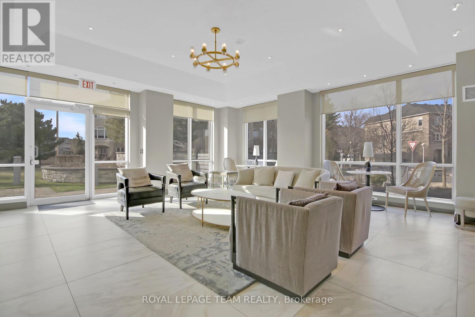 2401 - 38 Metropole Private
