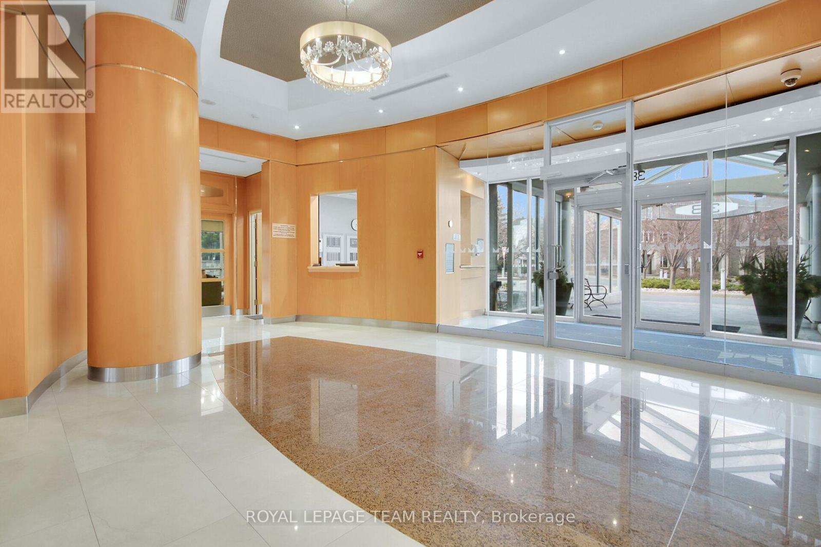 2401 - 38 Metropole Private