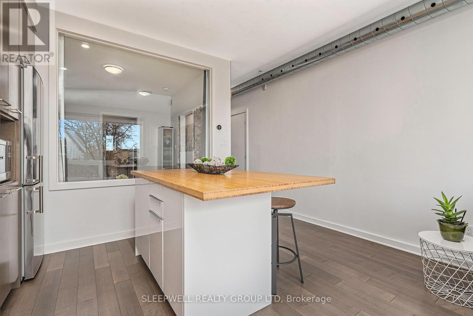 304 - 22 Perkins Street