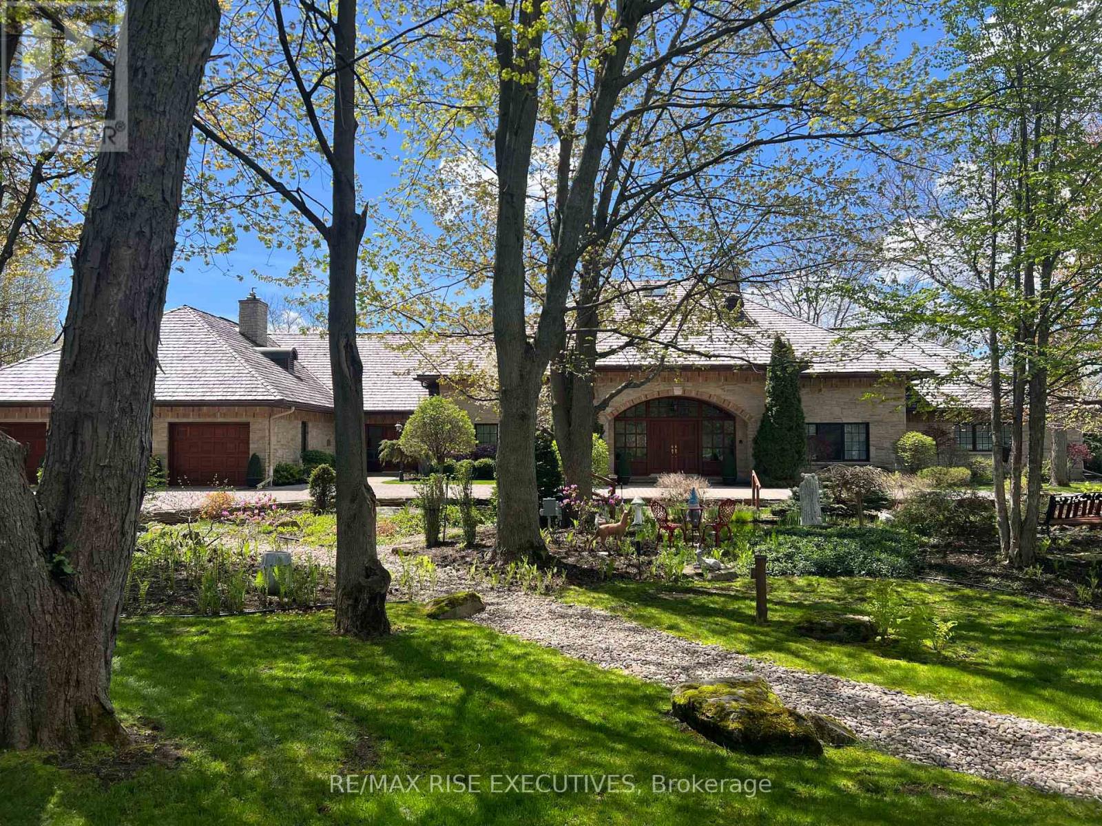 16024 Lakeside Drive