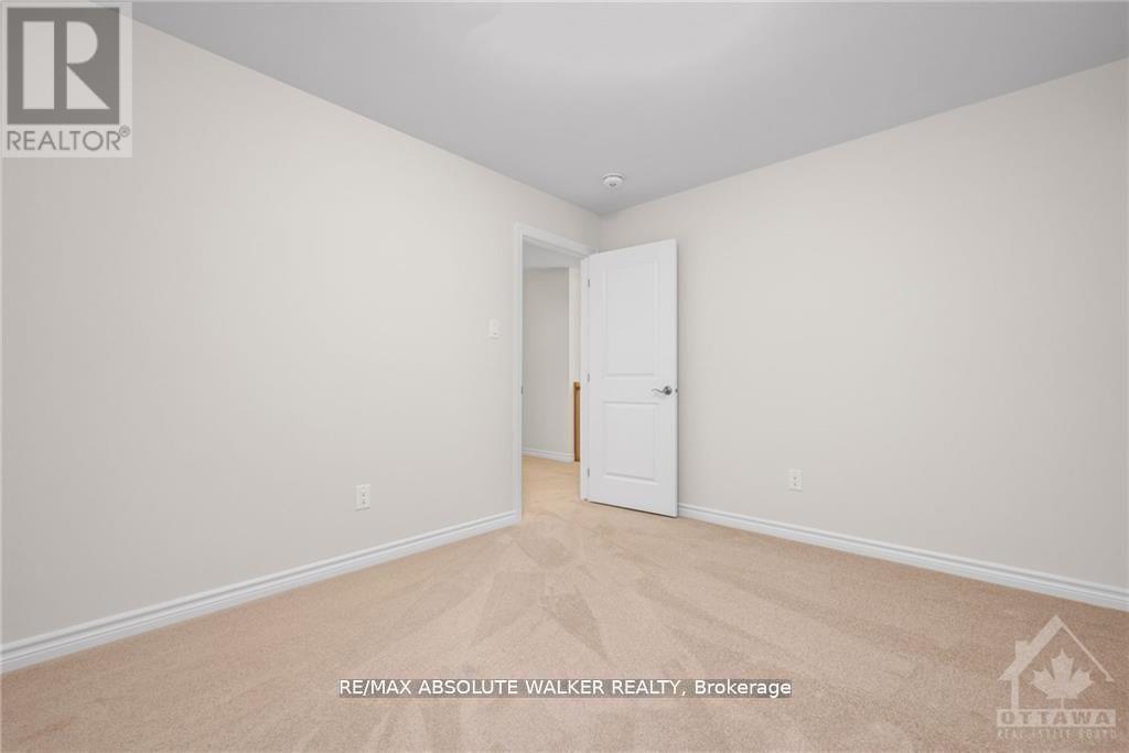 702 Du Rivage Street