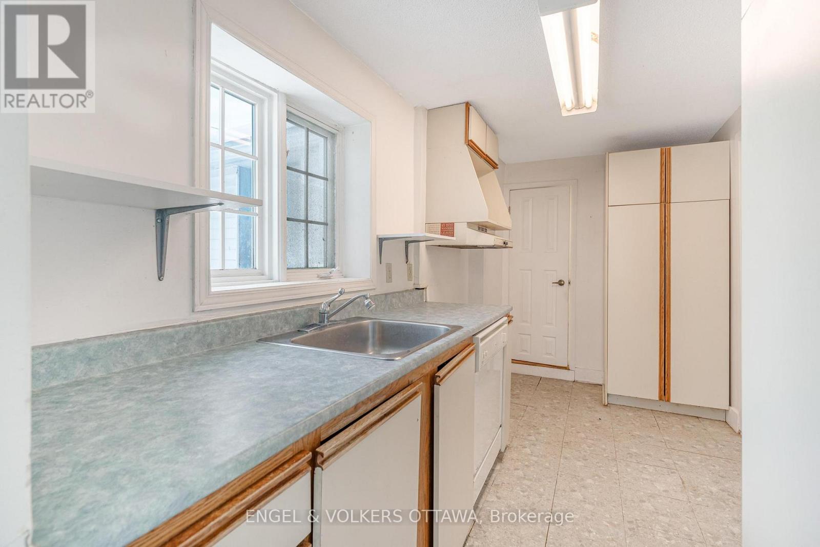 467 Edgeworth Avenue