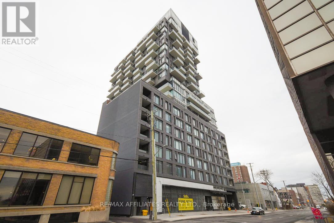 1709 - 203 Catherine Street