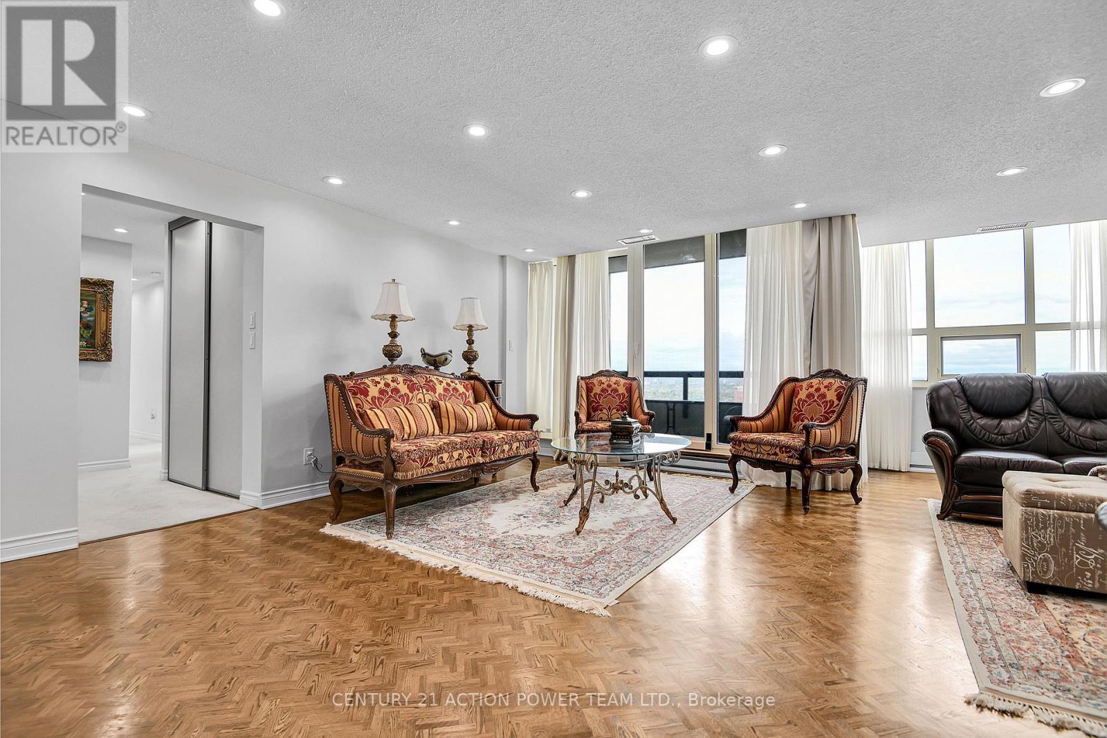 Ph2804 - 1510 Riverside Drive