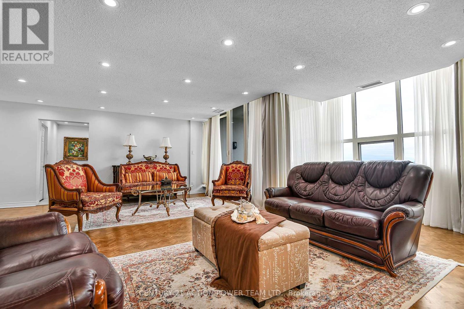 Ph2804 - 1510 Riverside Drive